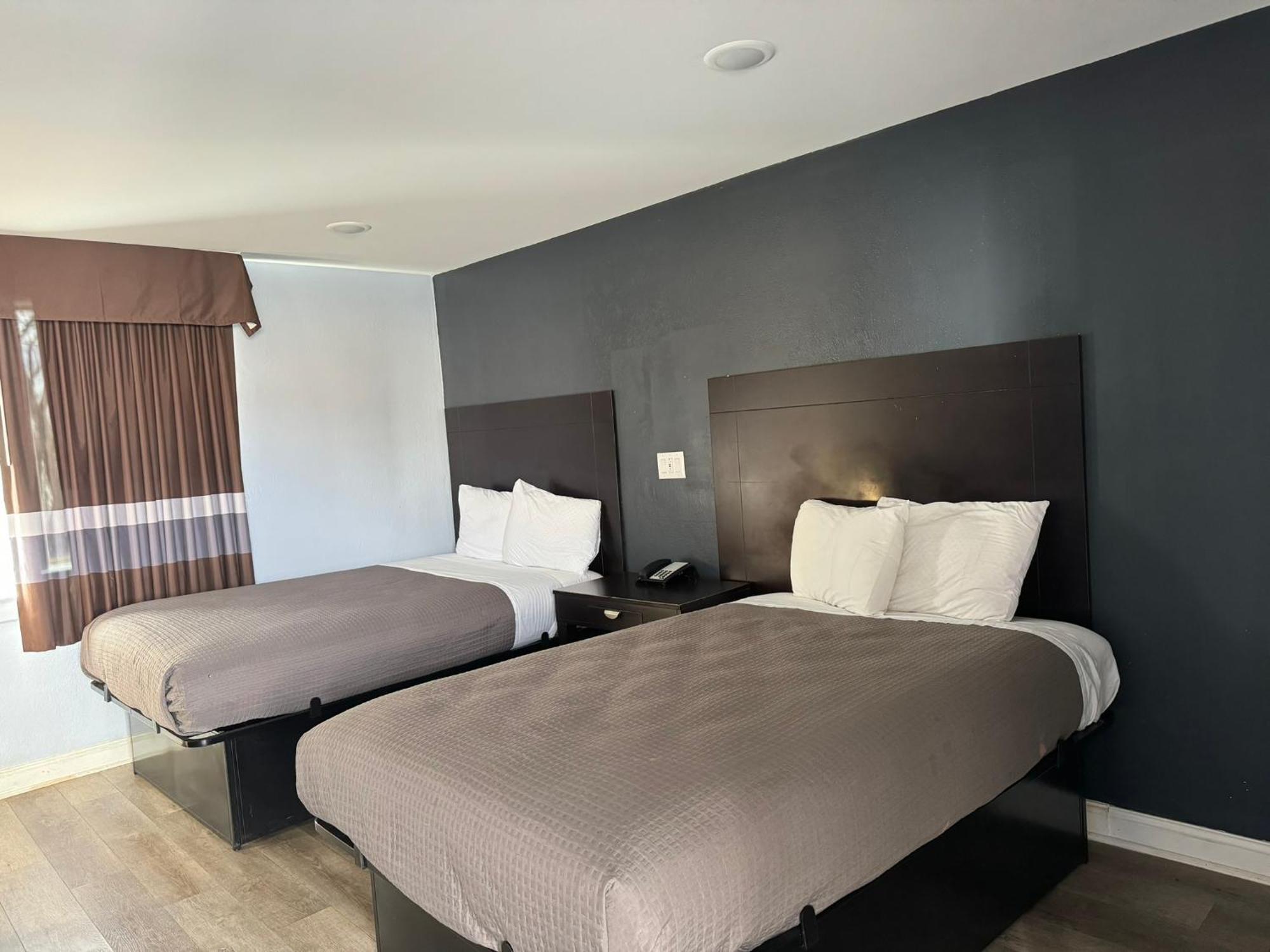 Budget Inn Данвил Екстериор снимка